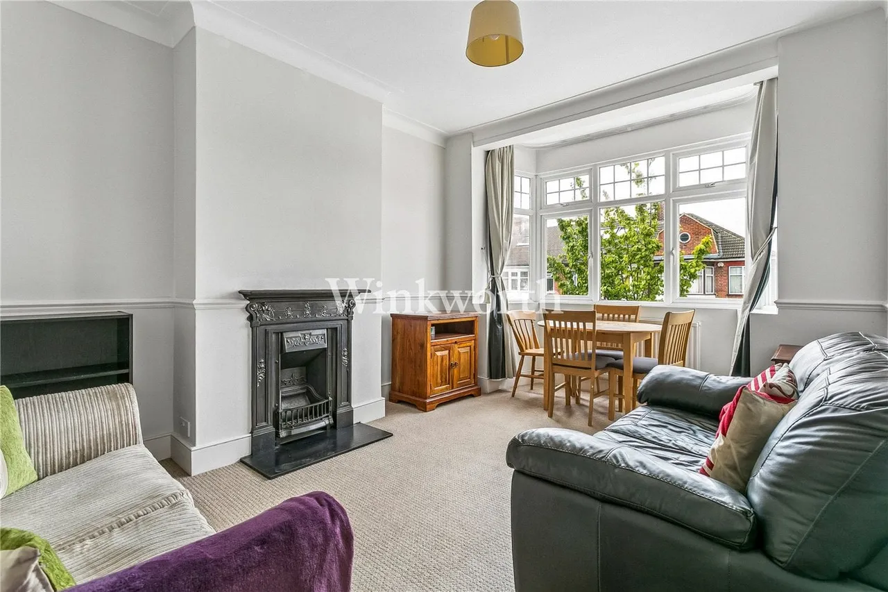 2 bed flat for sale, Stirling Road, London, N22
