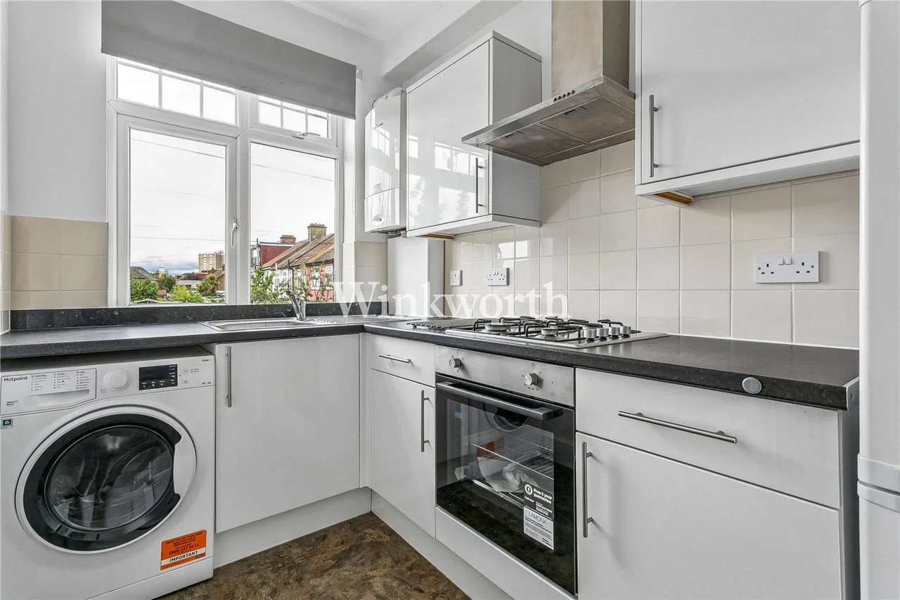 Stirling Road, London, N22, photo 3