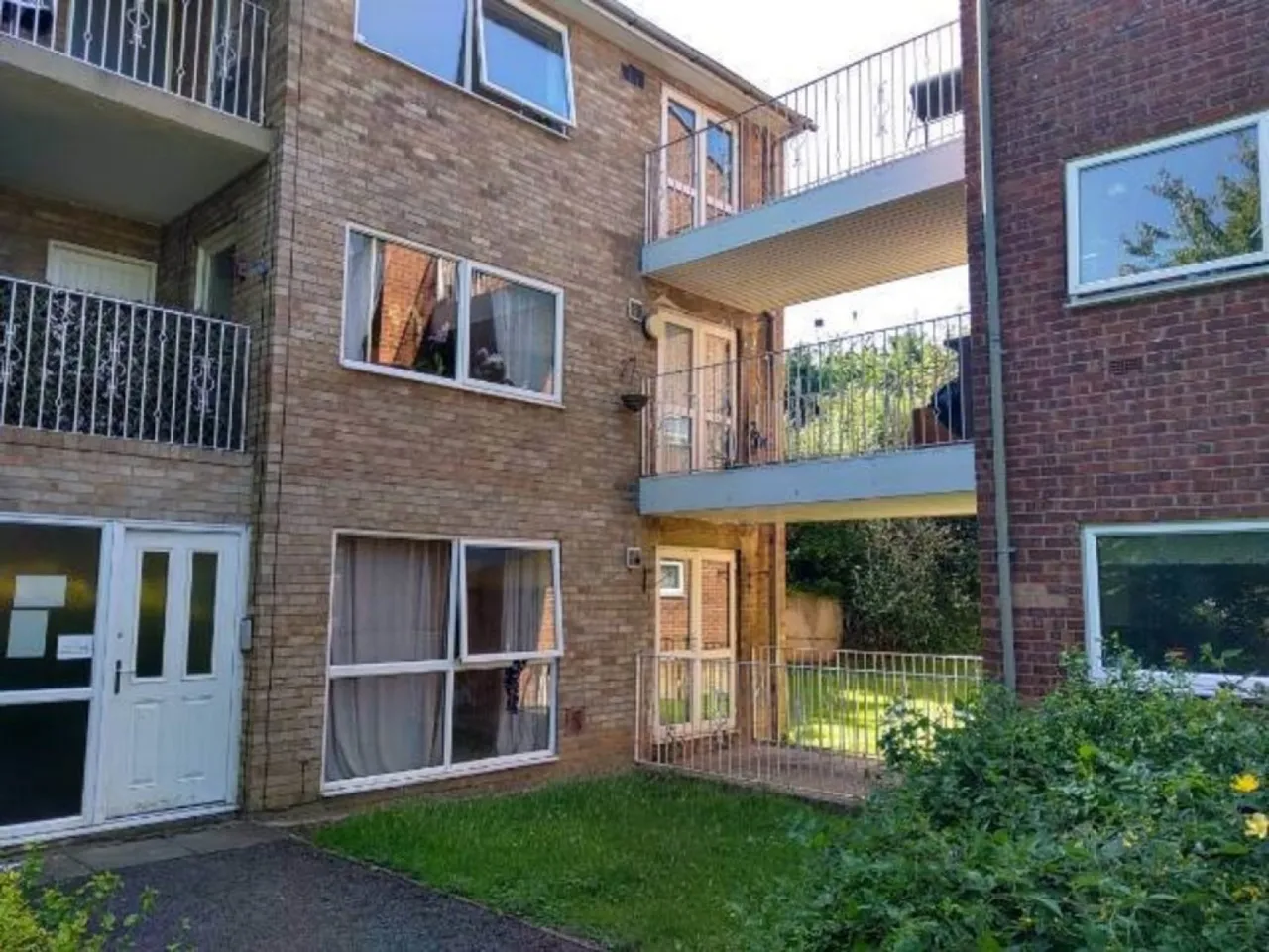 2 bed flat to rent — Greenhill Court, Lodge Close, Banbury