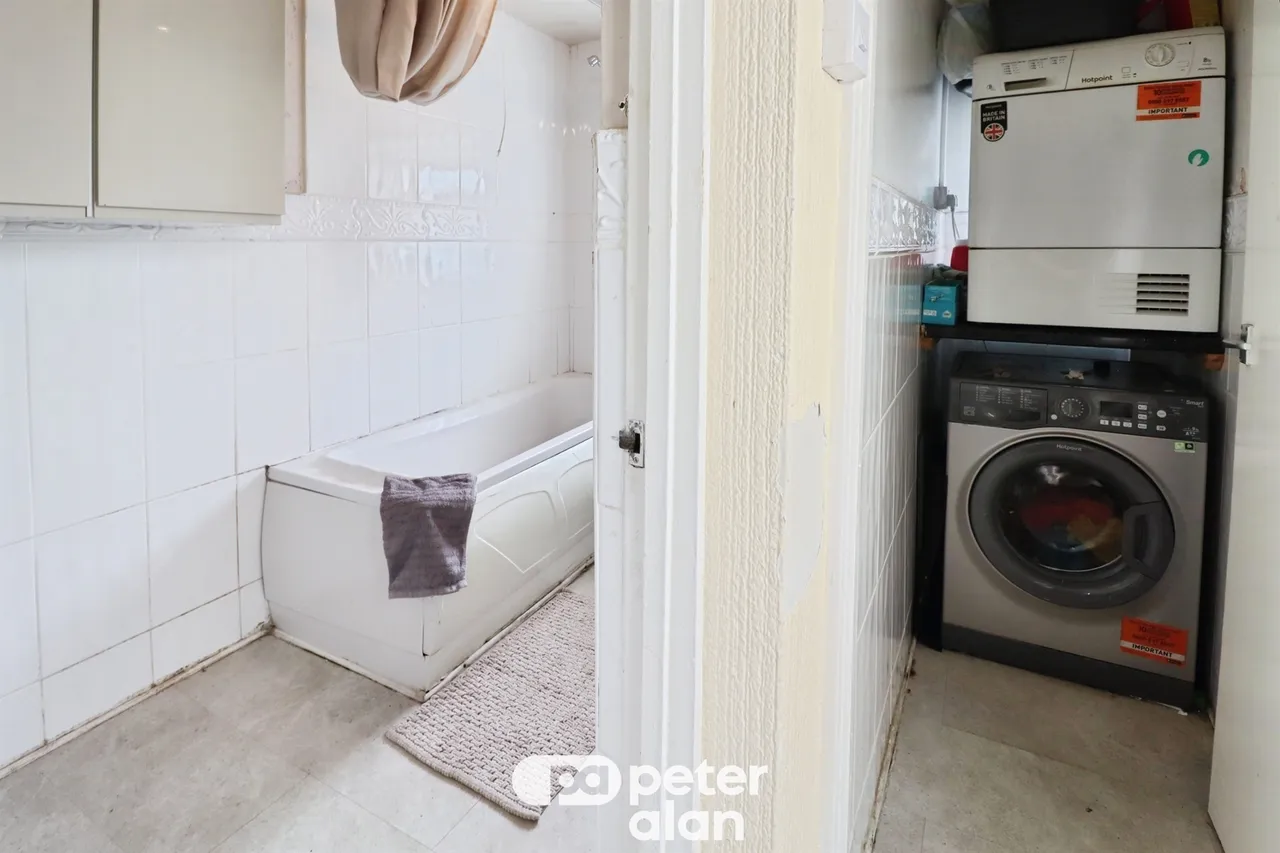 Russell Street, Cardiff, CF24, photo 5