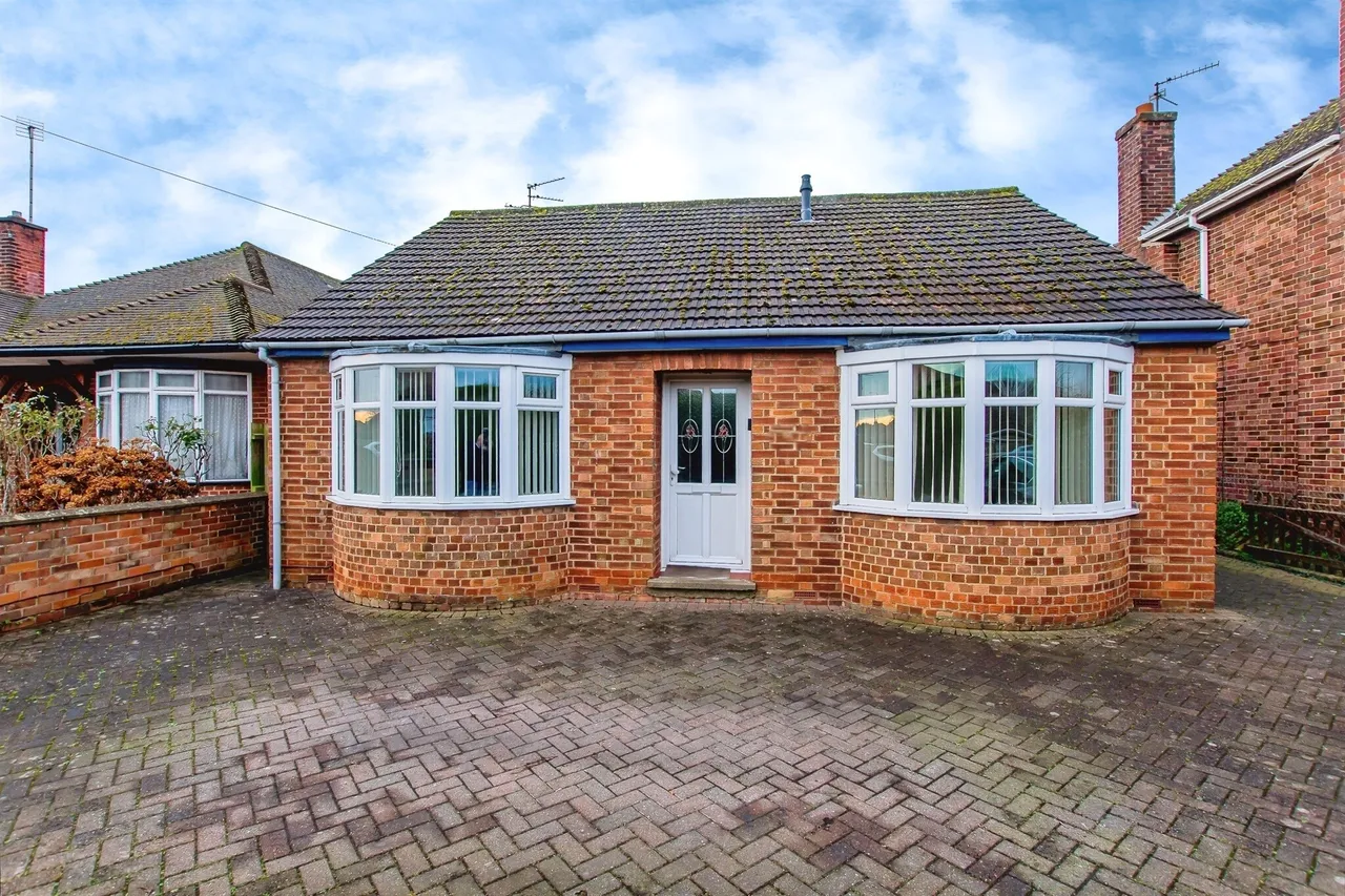 2 bed house for sale — Fulbridge Road, Peterborough