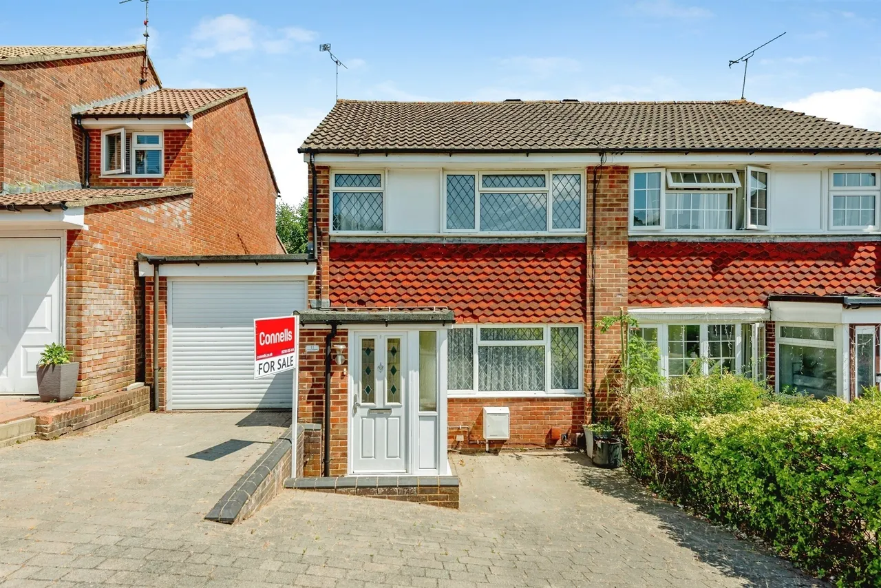 3 bed house for sale — Tintern Road, Crawley