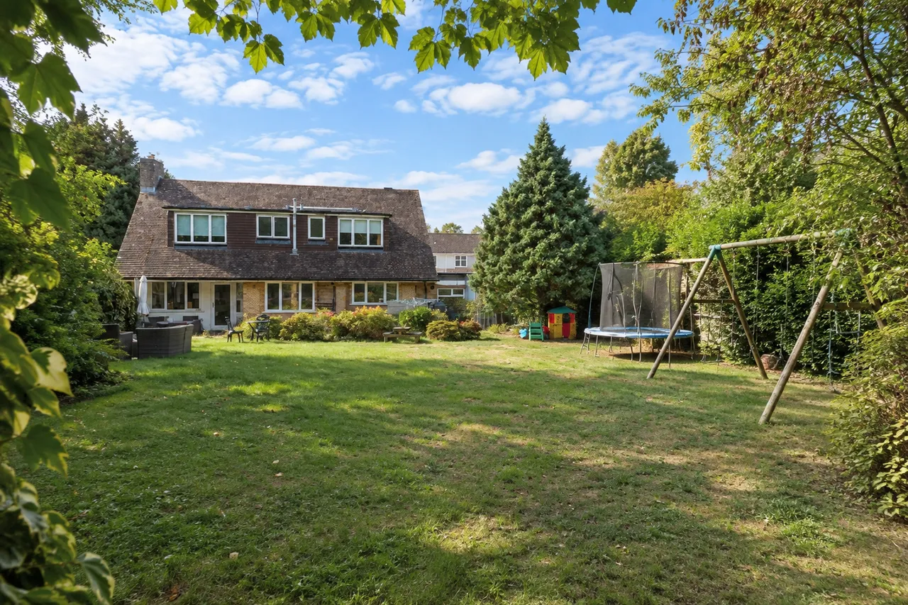 Shepherds Way, Liphook, GU30, photo 2