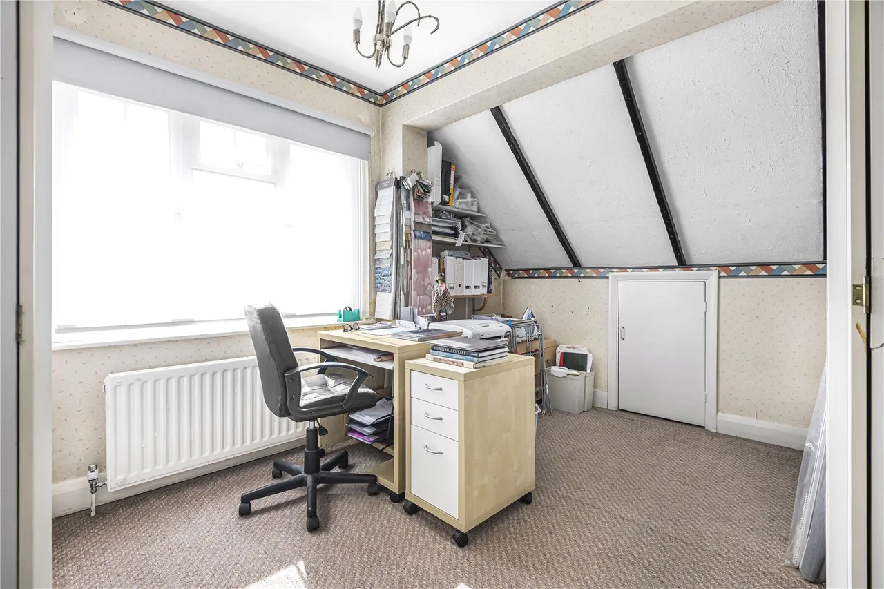 Heddon Court Avenue, Cockfosters, EN4 9NG, photo 17