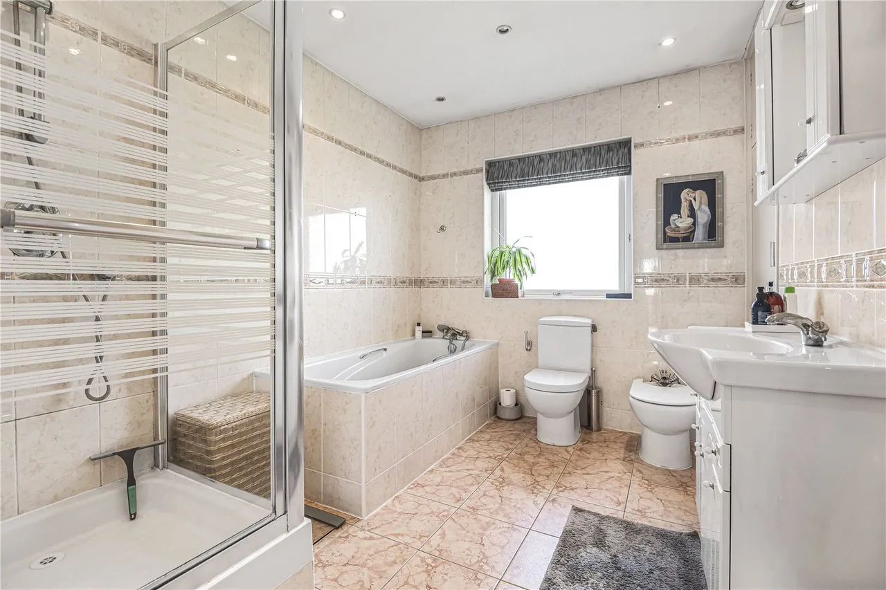 Heddon Court Avenue, Cockfosters, EN4 9NG, photo 18