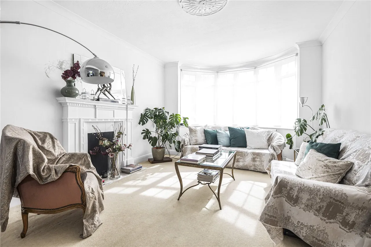 Heddon Court Avenue, Cockfosters, EN4 9NG, photo 5