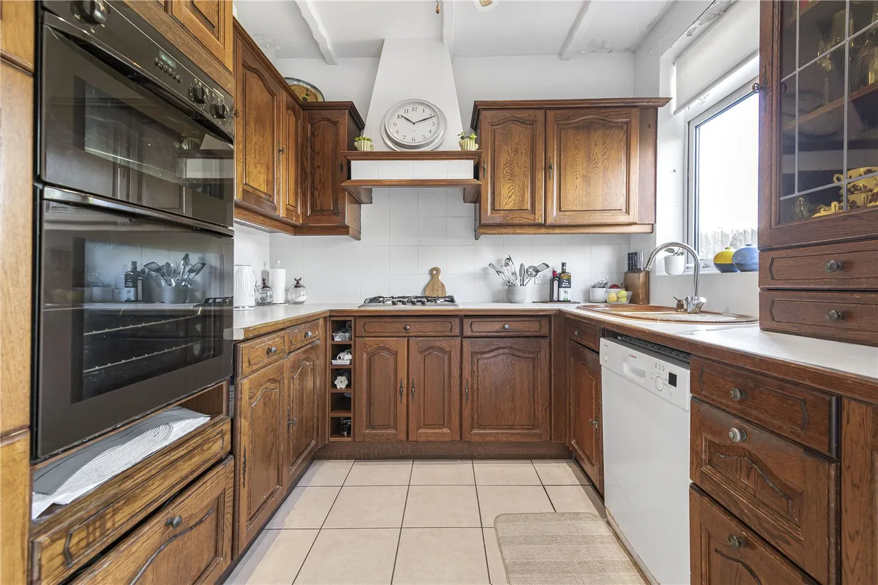Heddon Court Avenue, Cockfosters, EN4 9NG, photo 9