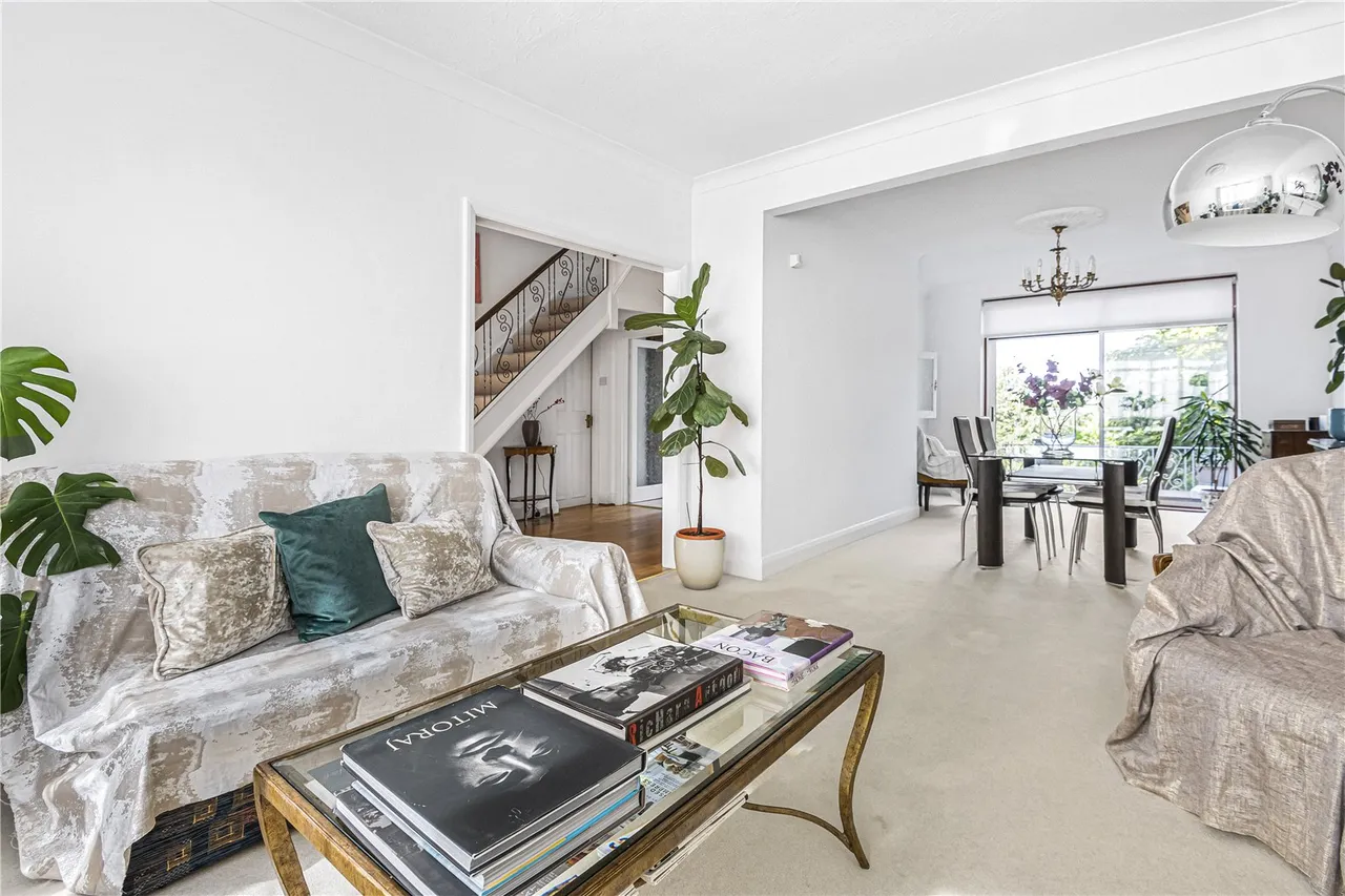 Heddon Court Avenue, Cockfosters, EN4 9NG, photo 6