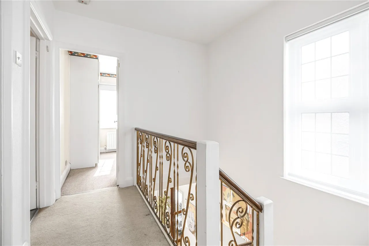 Heddon Court Avenue, Cockfosters, EN4 9NG, photo 12