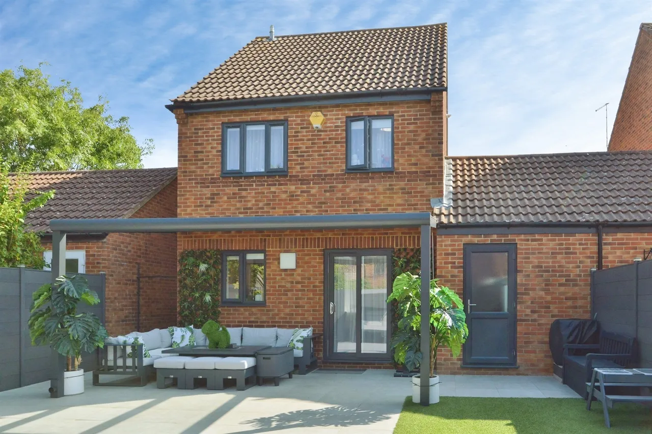 Tredington Grove, Caldecotte, Milton Keynes, photo 4