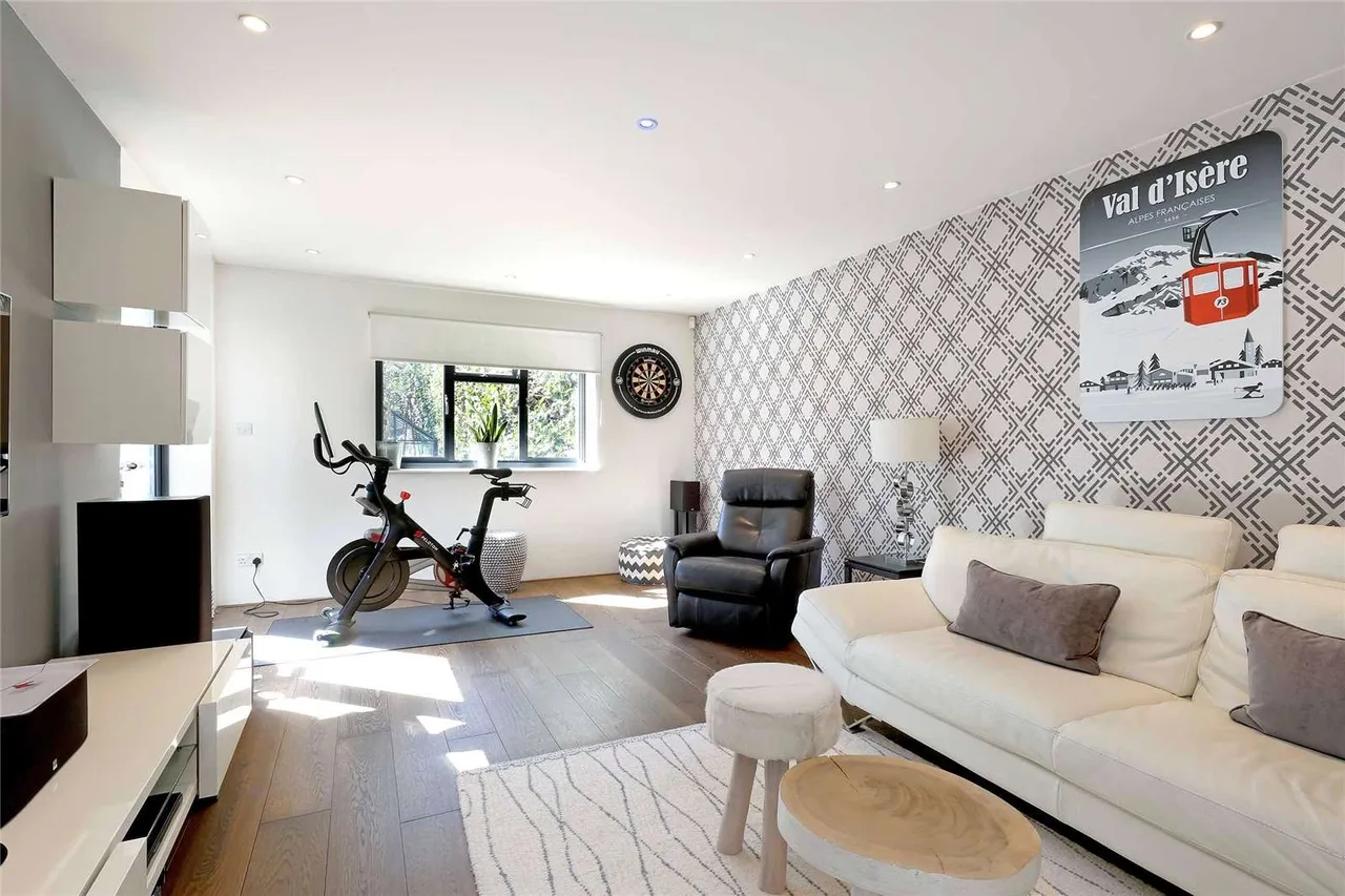 Woodhill Avenue, Gerrards Cross, Buckinghamshire, SL9 8DS, photo 10