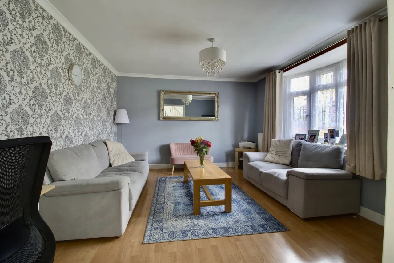 Broseley Road, Romford, RM3, photo 2