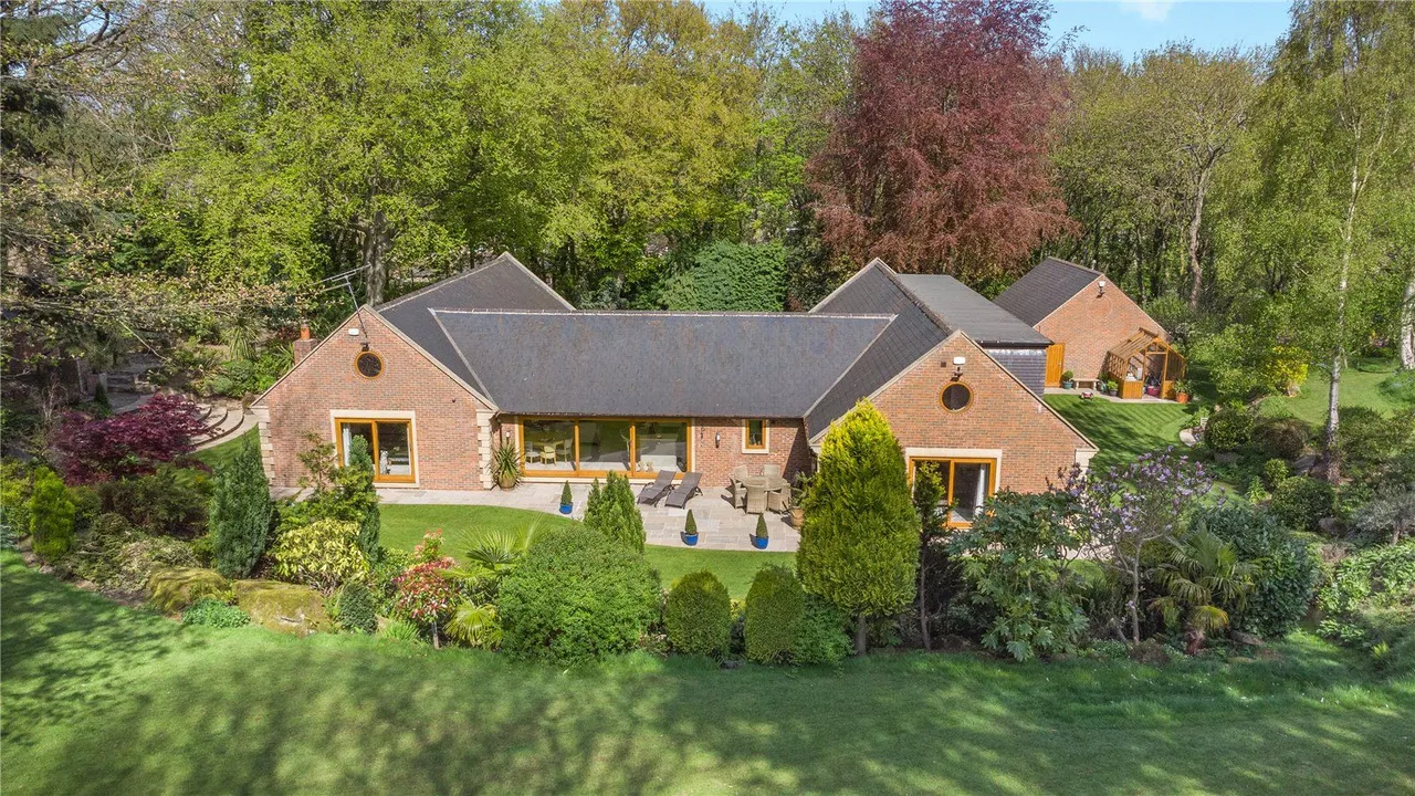 Barnsley Road, Newmillerdam, Wakefield, West Yorkshire, WF2 6QQ, photo 11