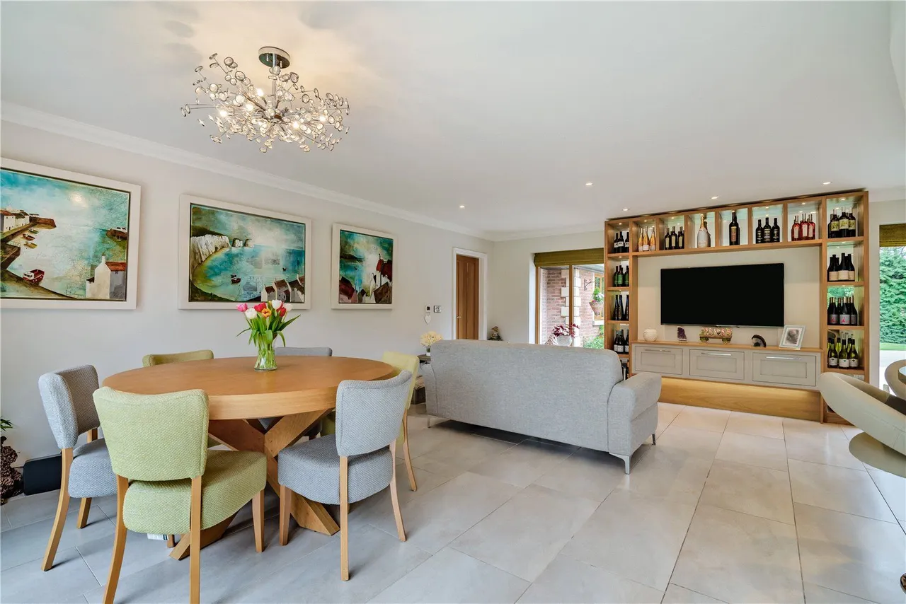 Barnsley Road, Newmillerdam, Wakefield, West Yorkshire, WF2 6QQ, photo 8