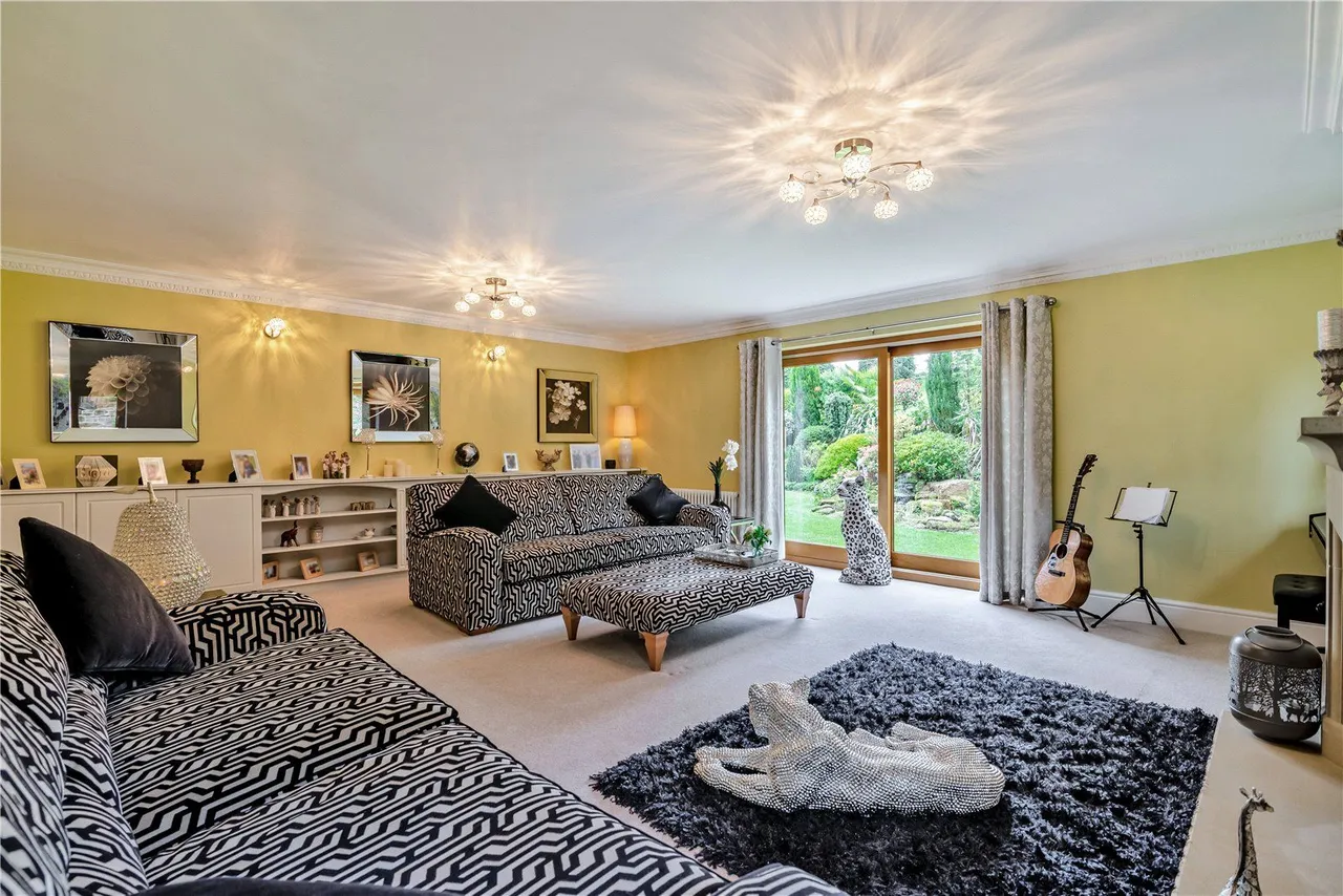 Barnsley Road, Newmillerdam, Wakefield, West Yorkshire, WF2 6QQ, photo 6