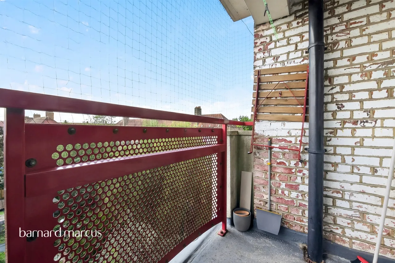 Goldsmith Road, London, photo 3