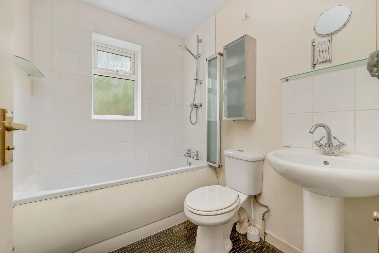 Plover Close, Oakham, LE15, photo 7