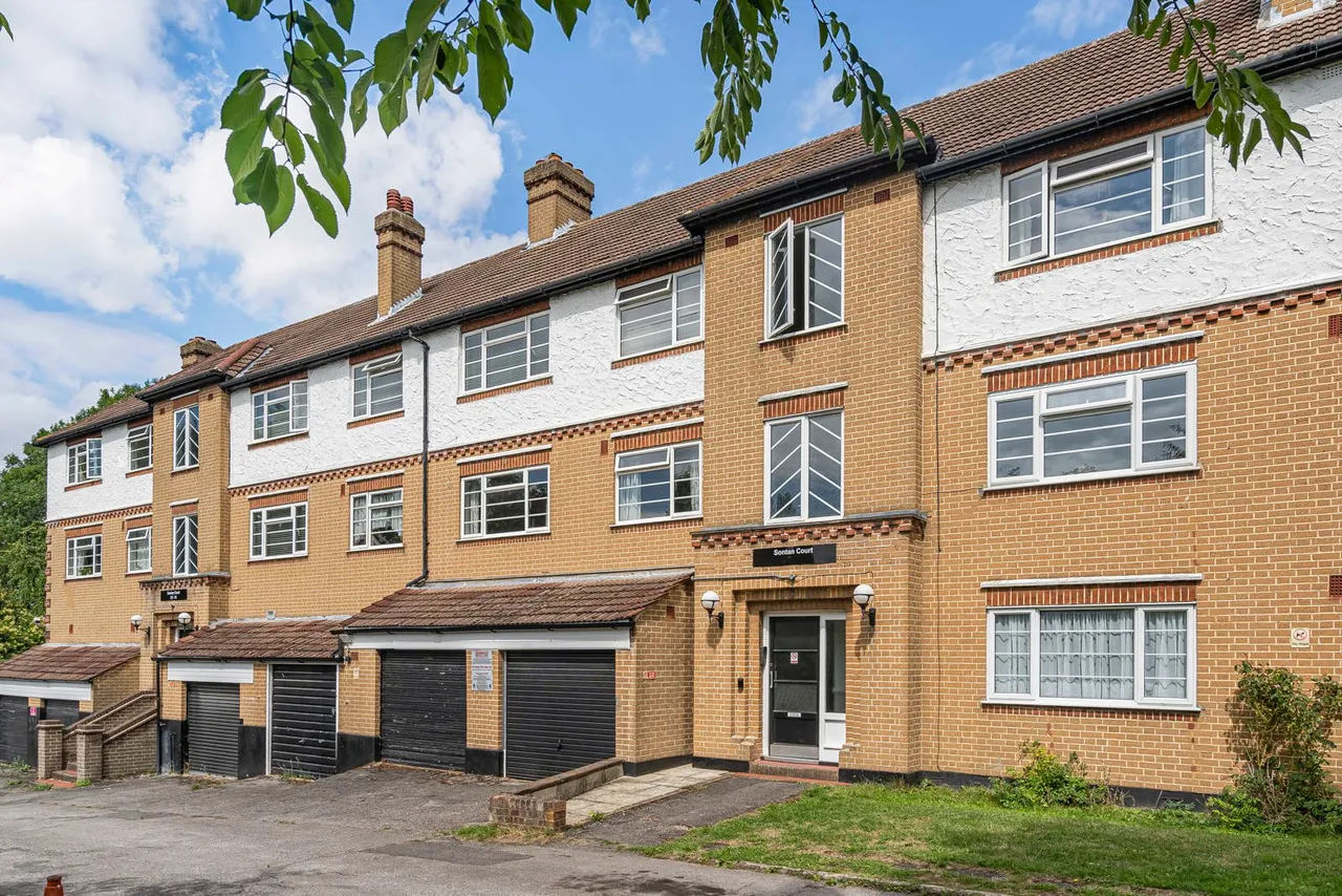 3 bed flat for sale, Churchview Road, Twickenham, TW2