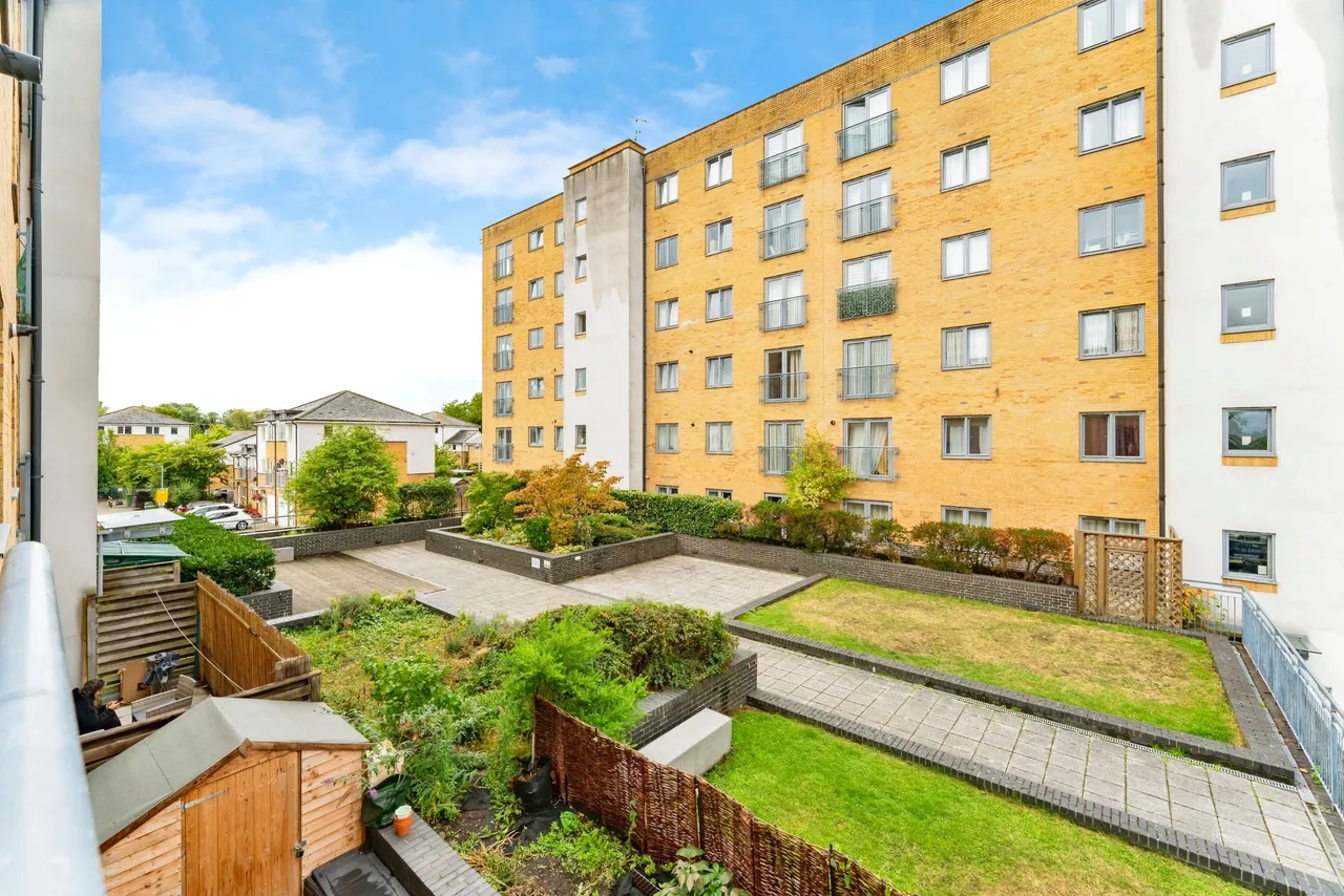 Waxlow Way, Northolt, UB5, photo 16