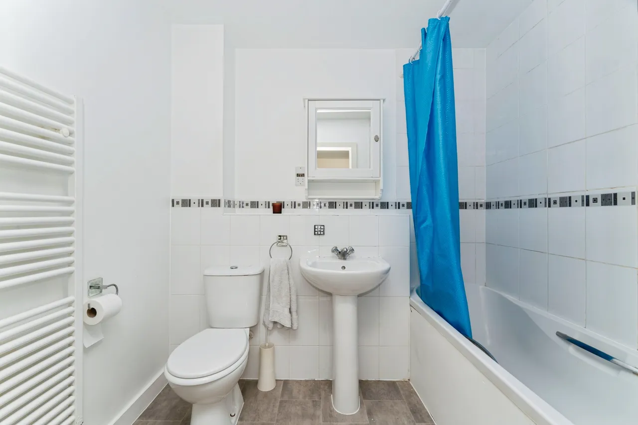 Waxlow Way, Northolt, UB5, photo 13