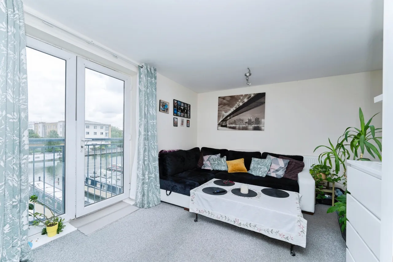 Waxlow Way, Northolt, UB5, photo 2