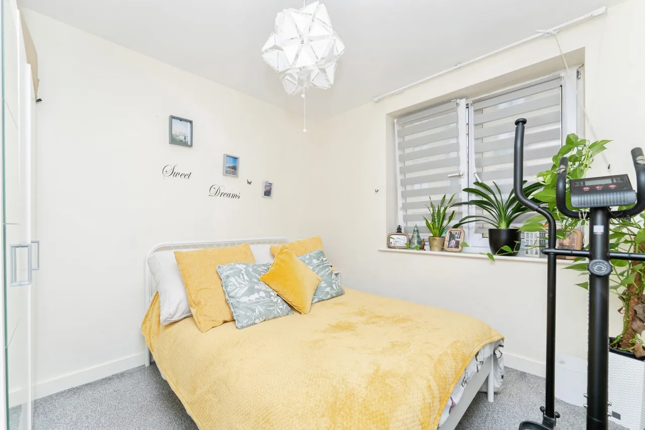 Waxlow Way, Northolt, UB5, photo 9