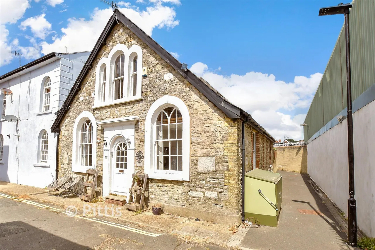 3 bed house for sale, Bridge Road, East Cowes, PO32