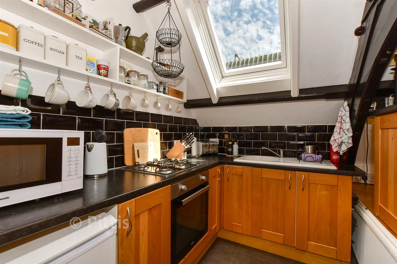 Bridge Road, East Cowes, PO32, photo 5