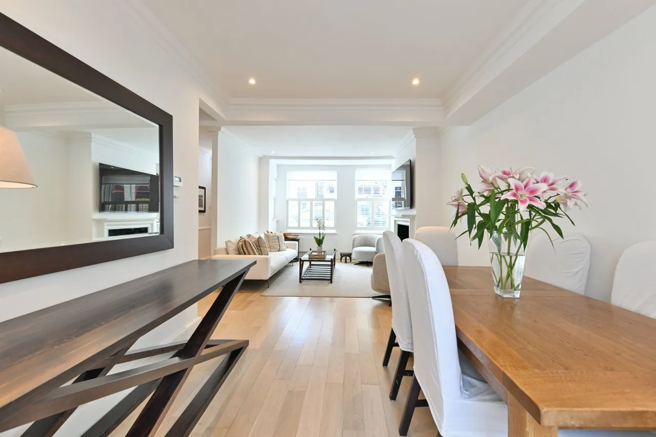 Redcliffe Road, Chelsea, London, SW10 9NR, photo 2