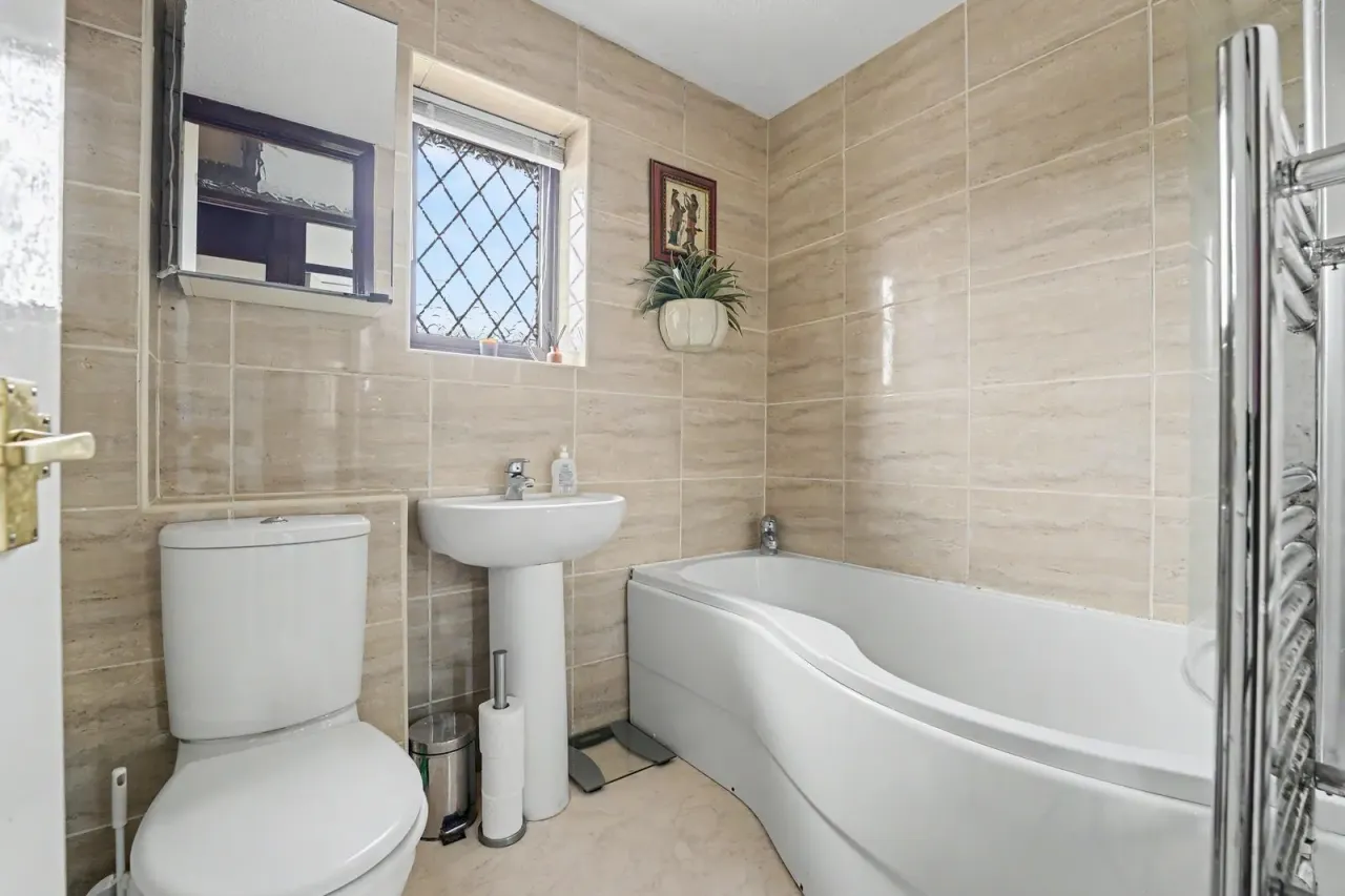 Kings Pond Close, Dunton, SG18, photo 13