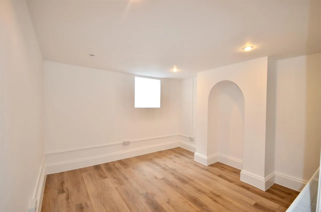 Estcourt Road, Watford, photo 4
