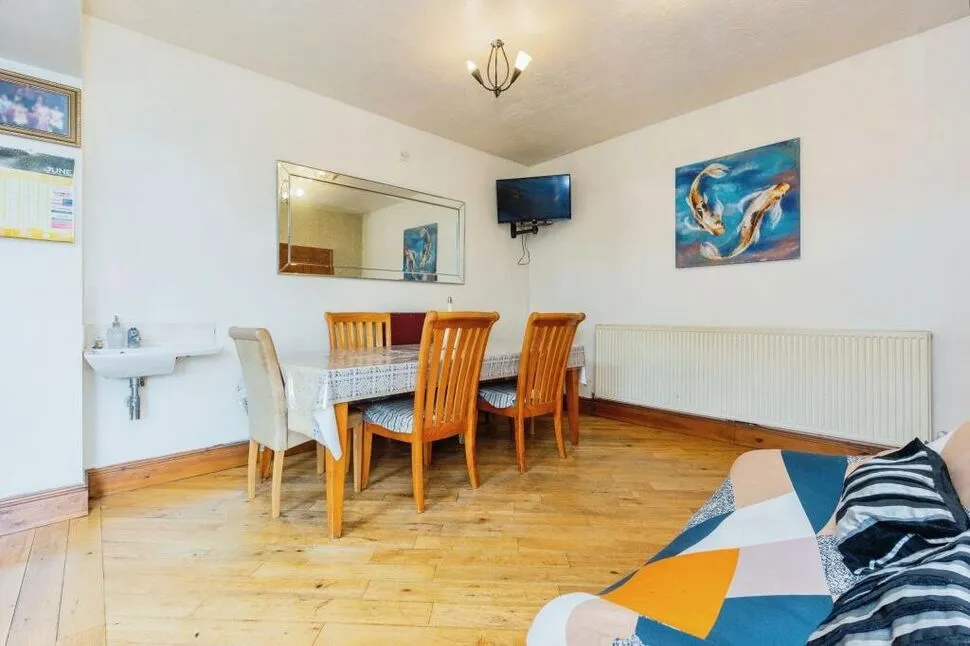 Lisburne Lane, Offerton, SK2, photo 6