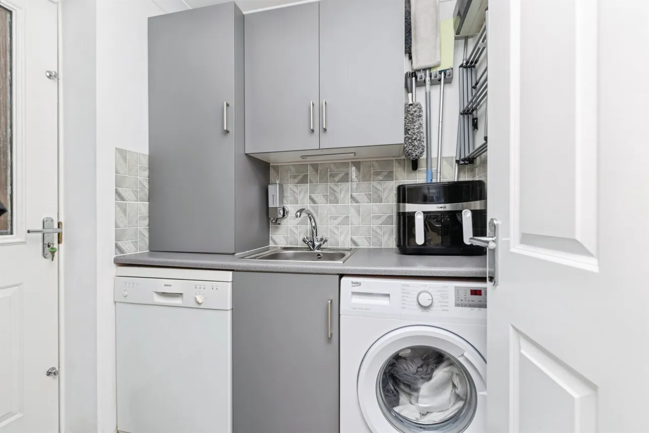 Cottingham Grove, Thornley, DURHAM, photo 9