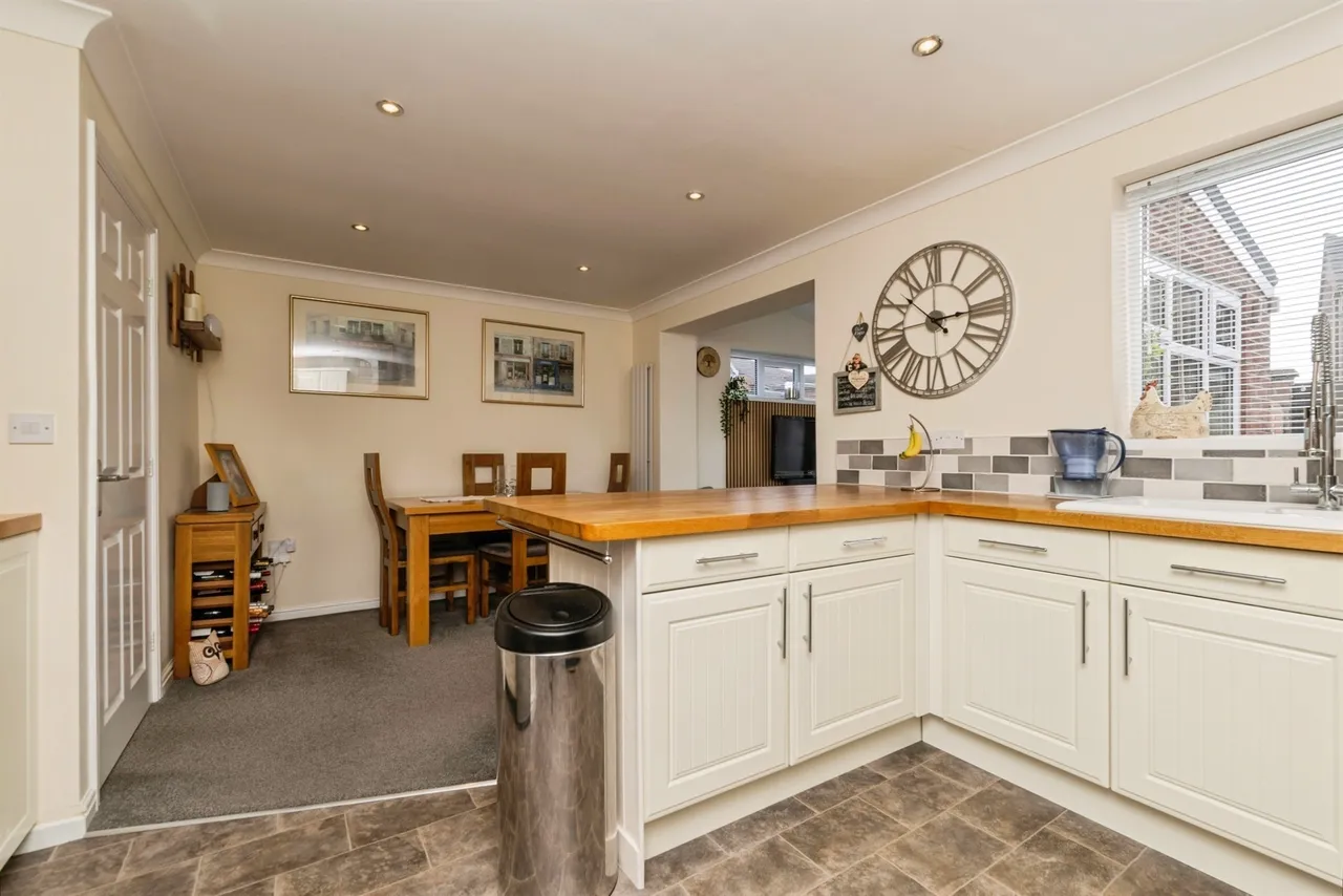 Cottingham Grove, Thornley, DURHAM, photo 6