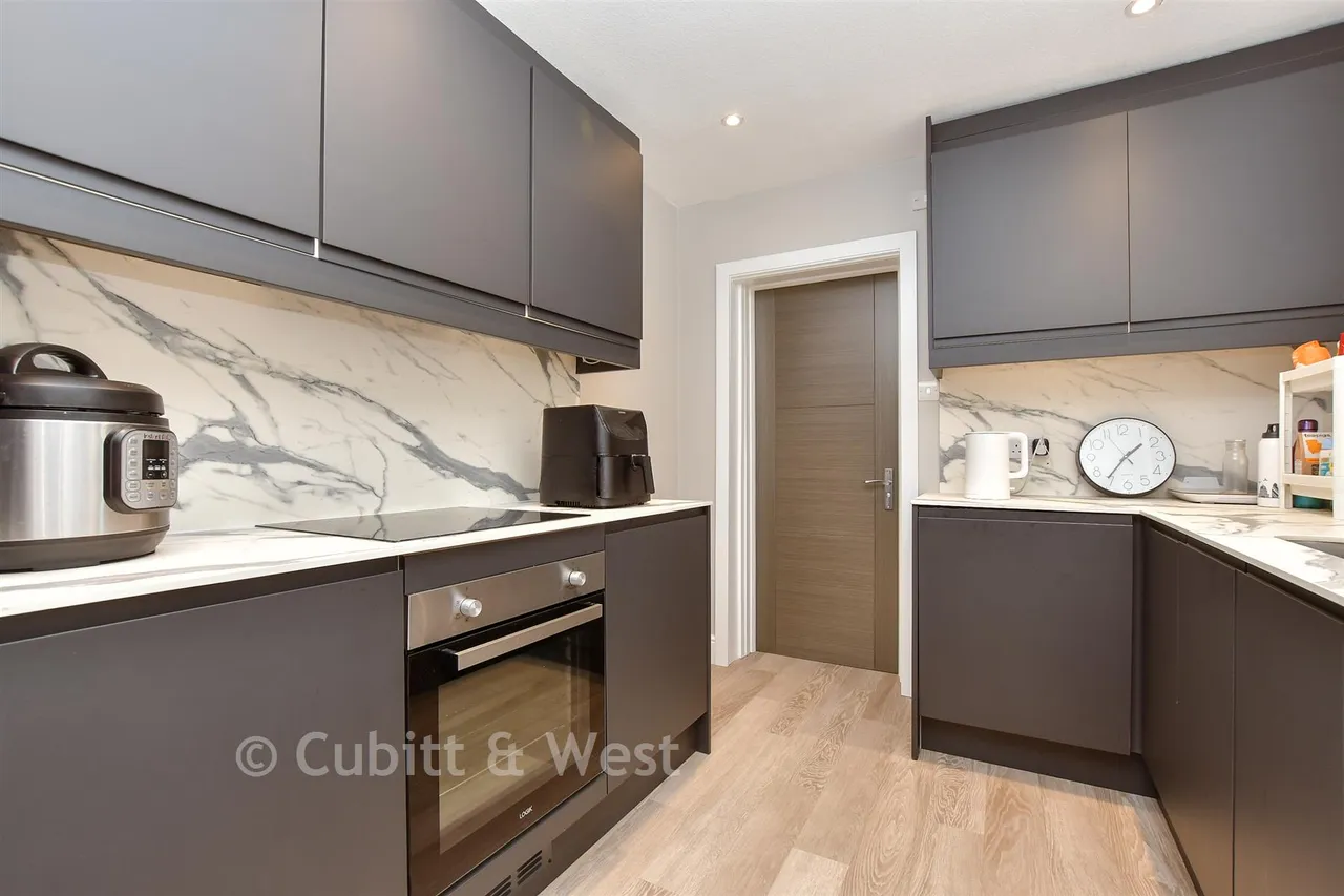 Tharp Road, Wallington, SM6, photo 3