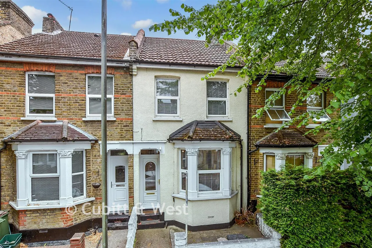 3 bed house for sale, Tharp Road, Wallington, SM6