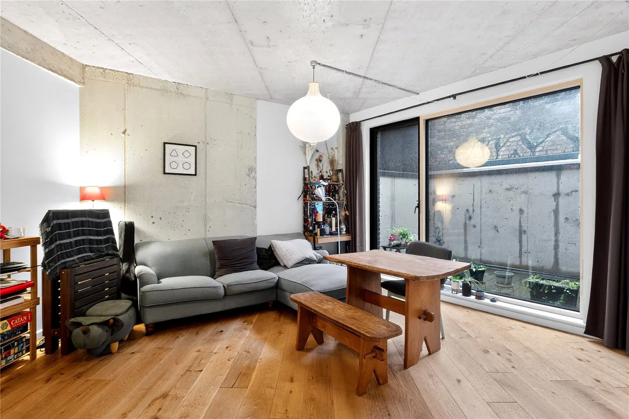 Wallis Road, London, E9, photo 2