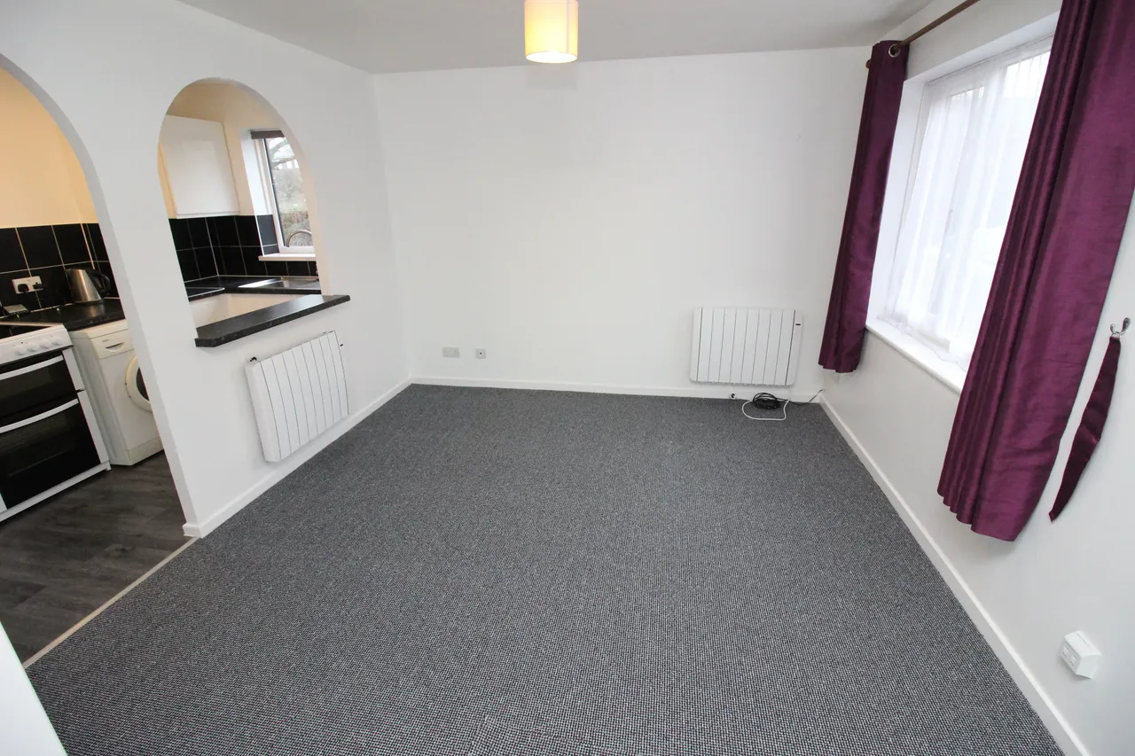 Boscombe Road, WORCESTER PARK, Surrey, Worcester Park, KT48PJ, photo 2