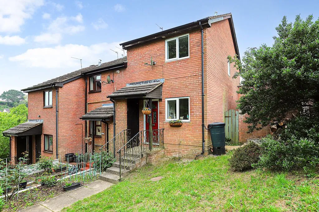2 bed property for sale — Plassey Close, Exeter