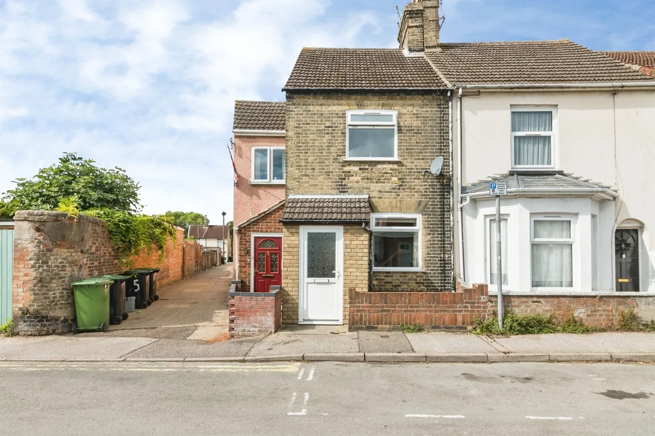 3 bed house for sale — Water Lane, Lowestoft