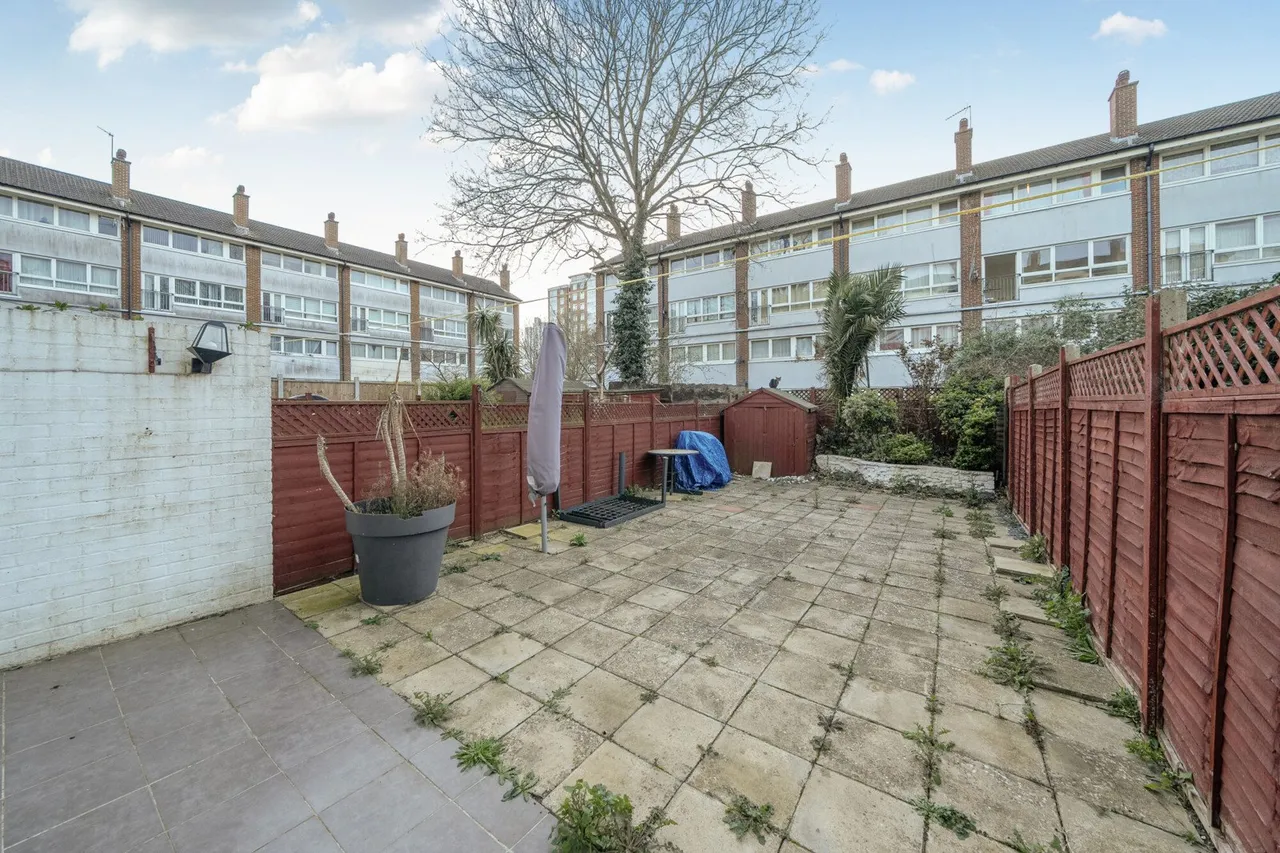 Robert Street, SE18, photo 3