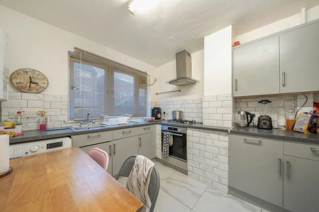 Robert Street, SE18, photo 4