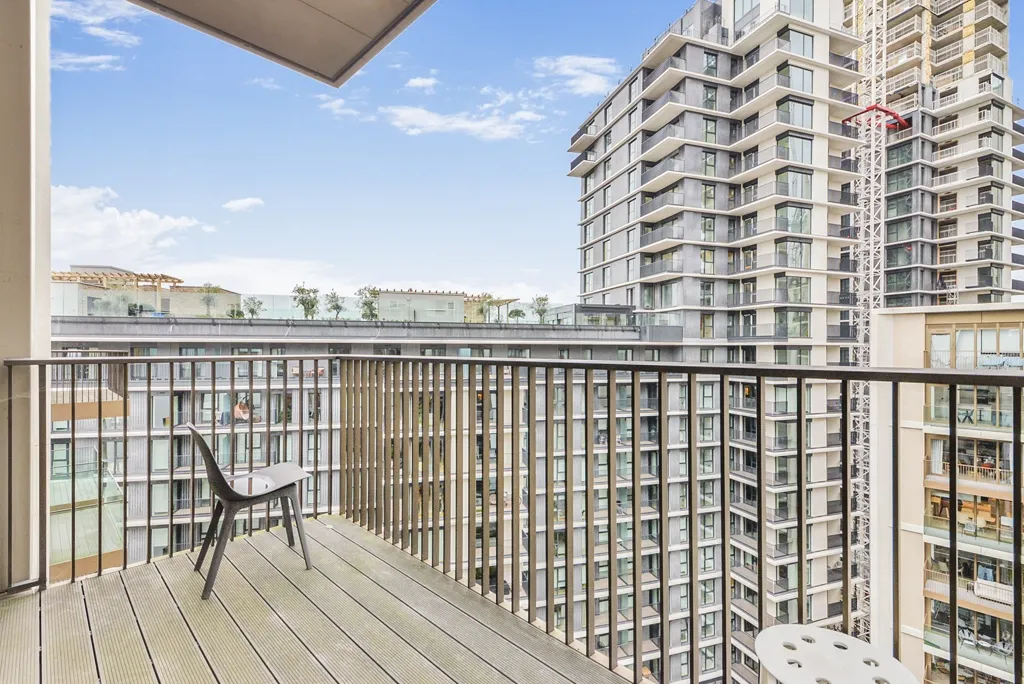 2 bed flat for sale, Fountain Park Way, White City, W12
