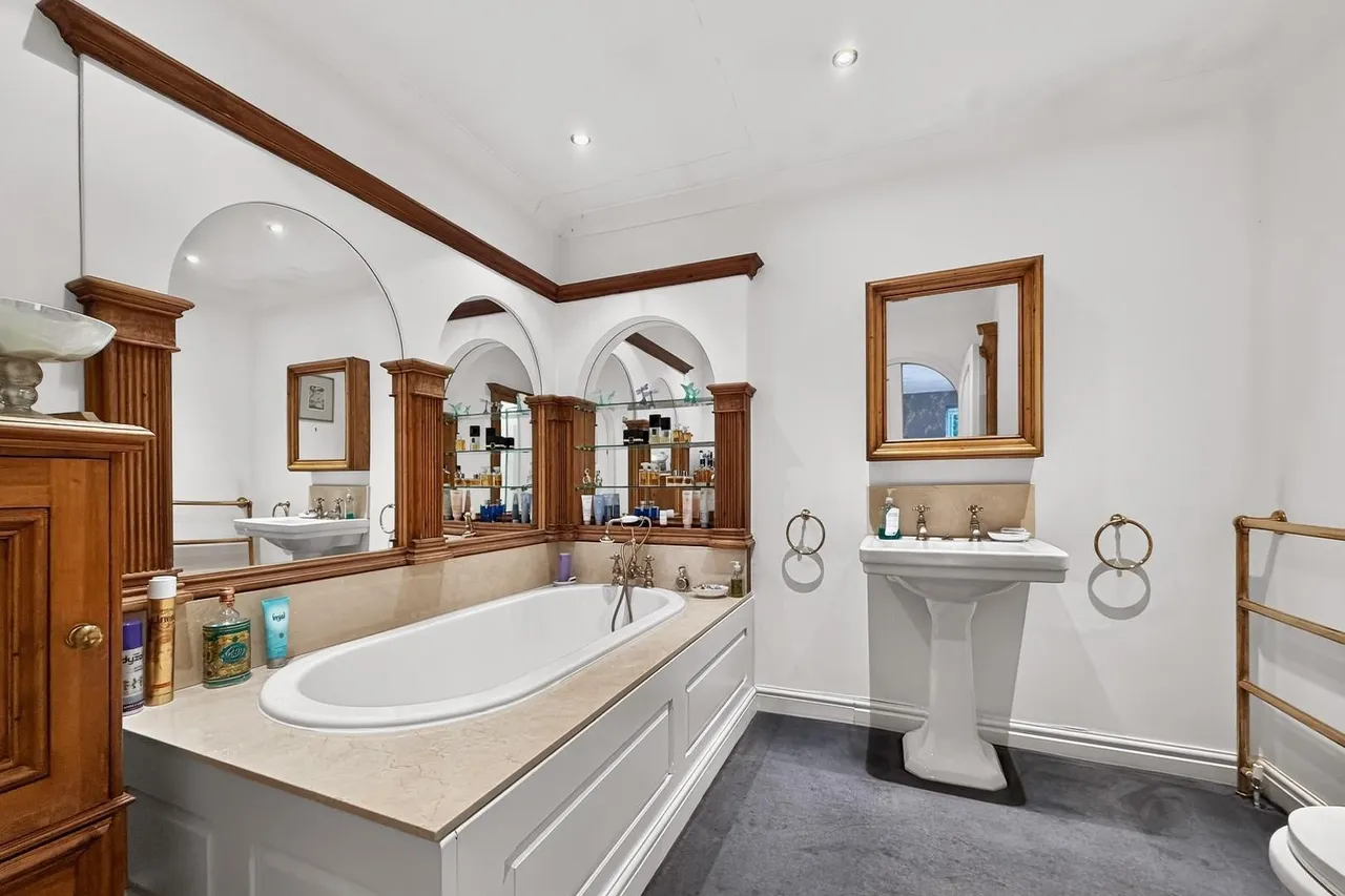 The Coppice, Hale Barns, Cheshire WA15 0DU, photo 10