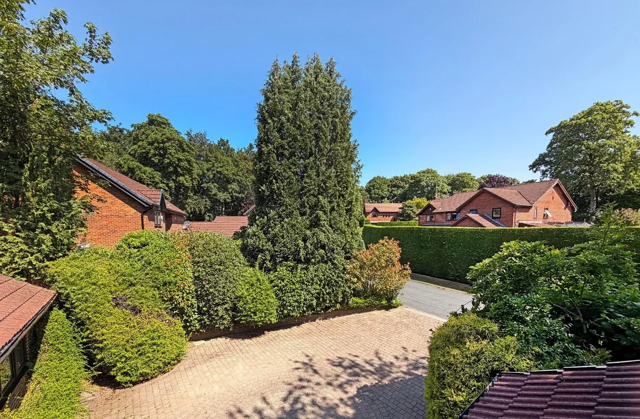 The Coppice, Hale Barns, Cheshire WA15 0DU, photo 15