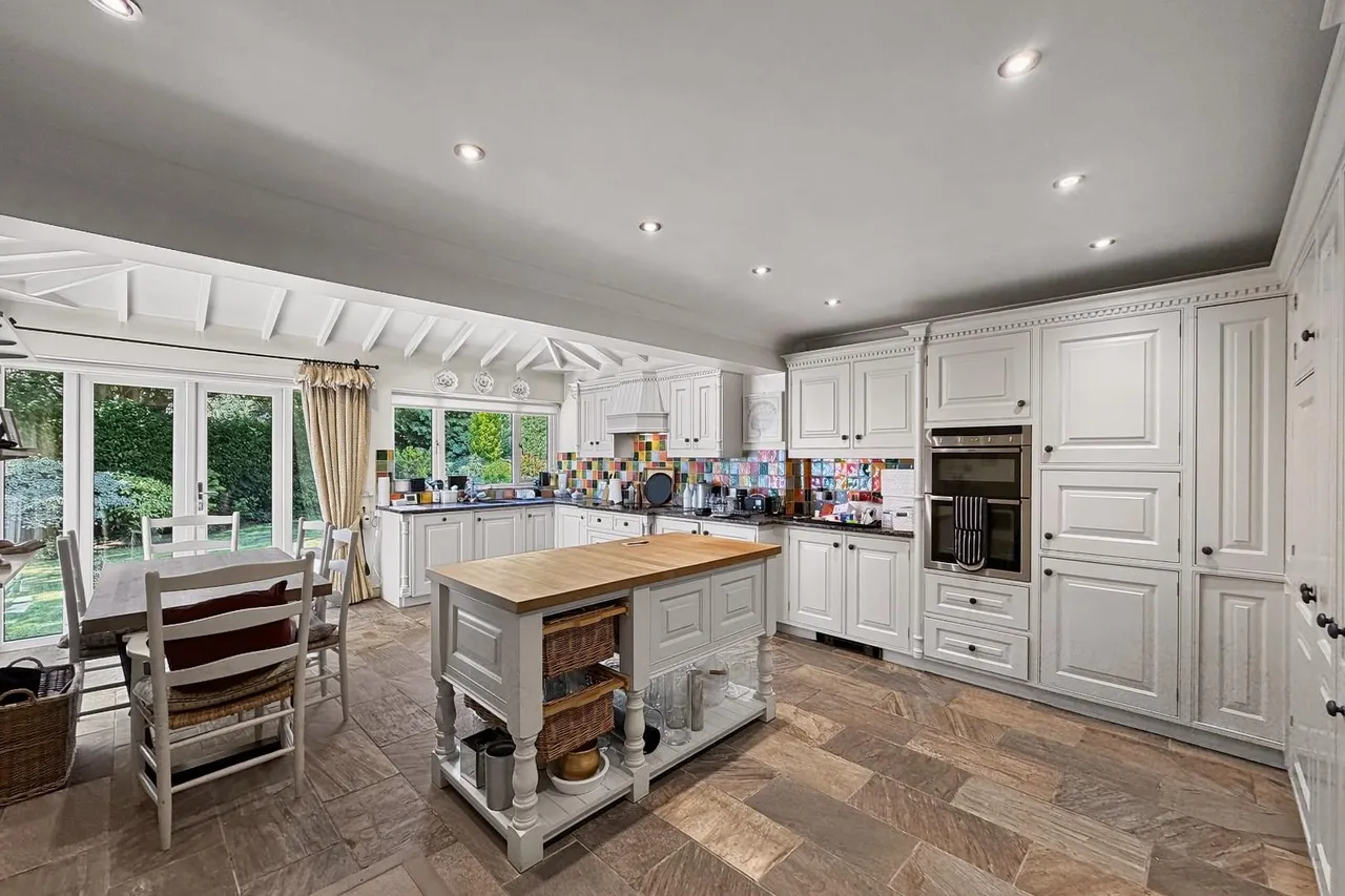 The Coppice, Hale Barns, Cheshire WA15 0DU, photo 3