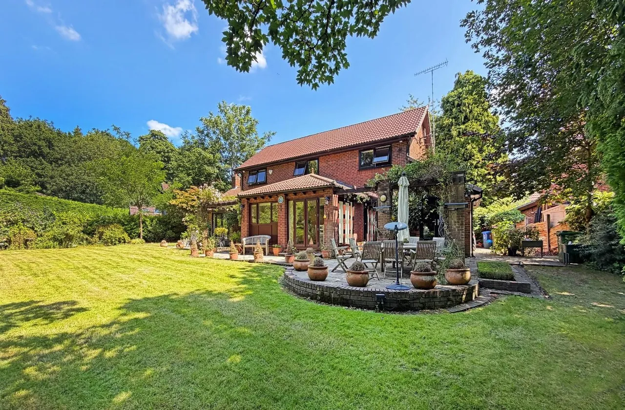 The Coppice, Hale Barns, Cheshire WA15 0DU, photo 18