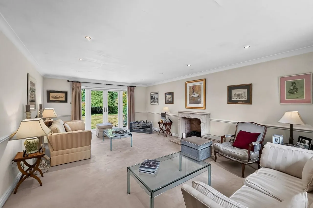 The Coppice, Hale Barns, Cheshire WA15 0DU, photo 2