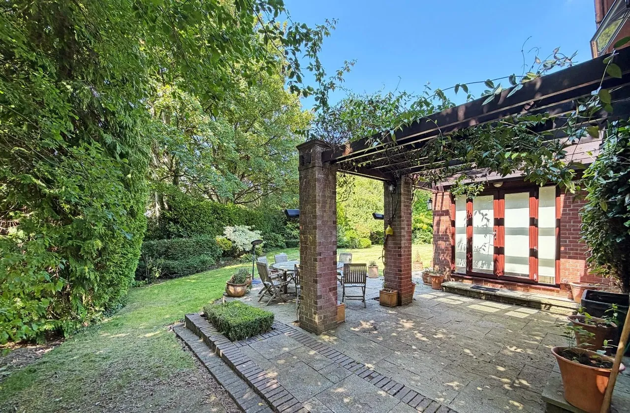 The Coppice, Hale Barns, Cheshire WA15 0DU, photo 17