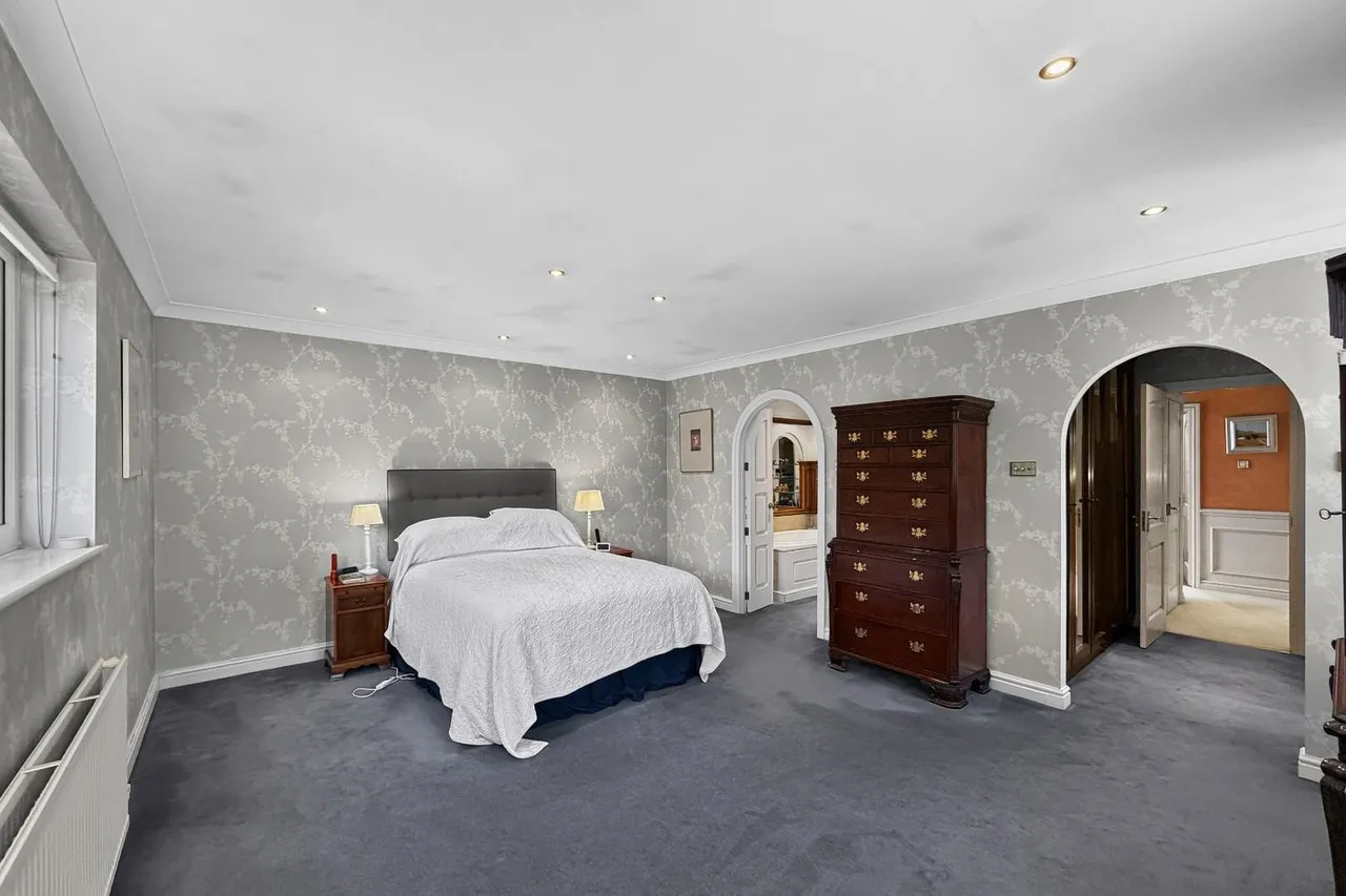 The Coppice, Hale Barns, Cheshire WA15 0DU, photo 9